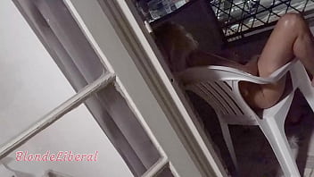 Trailer será que alguem na rua viu a puta casada fodendo com o cunhado na varanda do predio