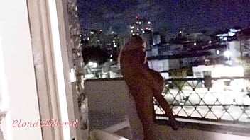 Trailer será que alguem na rua viu a puta casada fodendo com o cunhado na varanda do predio