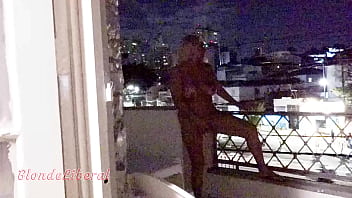 Trailer será que alguem na rua viu a puta casada fodendo com o cunhado na varanda do predio