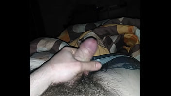 Дрочу член с сочной головой