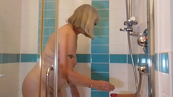 Fucking my vibe in the shower