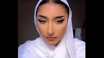 Pakistani girl face