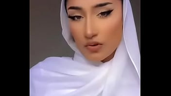 Pakistani girl face