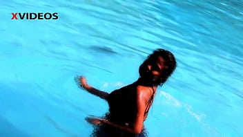 पानी में मस्त हुई