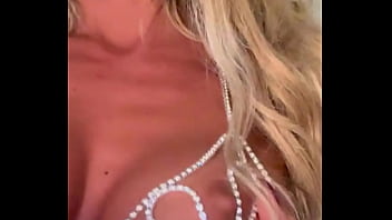 What would i dress like if i was an only girl