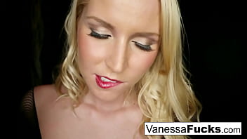 Sexy slut wants you to cum