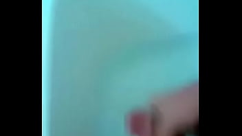 Hawaiian guy jaggin off