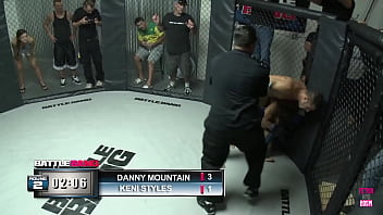 Alexis texas a really attractive blonde individual bestows a messy blowjob and her genitals onto the victorious combatant