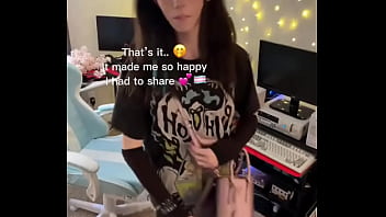 I eaasily can stare at her all day and be content #fashion #prada