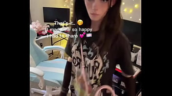 I eaasily can stare at her all day and be content #fashion #prada