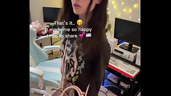 I eaasily can stare at her all day and be content #fashion #prada