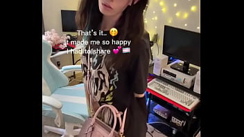 I eaasily can stare at her all day and be content #fashion #prada