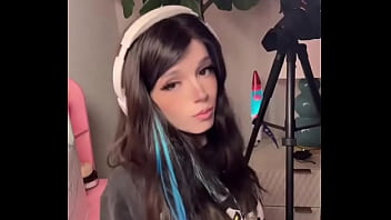 I eaasily can stare at her all day and be content #fashion #prada