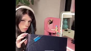 I eaasily can stare at her all day and be content #fashion #prada