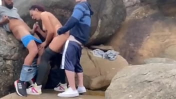 Convocados a comer a mulher do corno manso