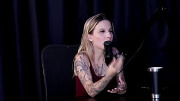 Não gosta da forma que chupa os peitos teve a proposta do swing e o exibisionismo e o ido inusitado foi brunna sweet watch sheer red