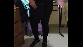 Empleada venezolana coqueteando