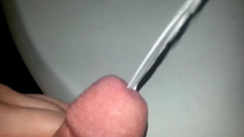 Kuh milch aus meinem beschnittenen penis pissen