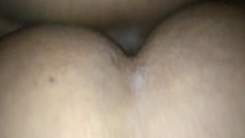 Socando firme no rabo da amiga