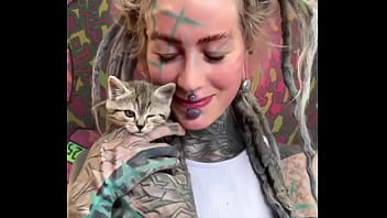 This cute little kitty makes me smile what always brings a smile to your face #kittycuddles #smile #catlove #psyl