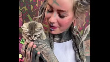 This cute little kitty makes me smile what always brings a smile to your face #kittycuddles #smile #catlove #psyl