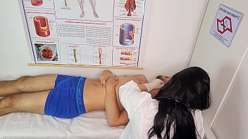 Enfermeira faz paciente ter ereção muito dura