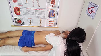 Enfermeira faz paciente ter ereção muito dura