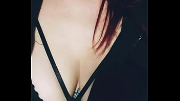 Un nouvel extrait de ma vidéo bdsm ce soir pour mes fans ça vous tente