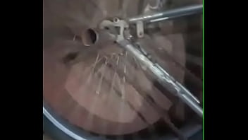 Monarkão balançando gostoso a roda