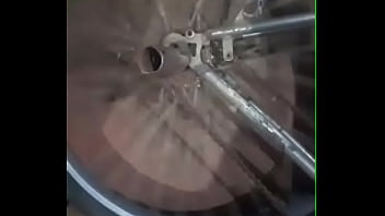 Monarkão balançando gostoso a roda