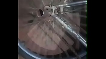 Monarkão balançando gostoso a roda