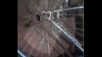 Monarkão balançando gostoso a roda