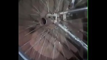 Monarkão balançando gostoso a roda