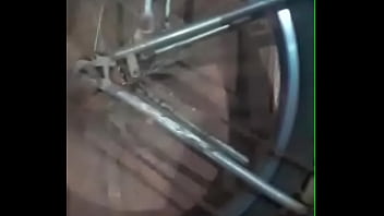 Monarkão balançando gostoso a roda