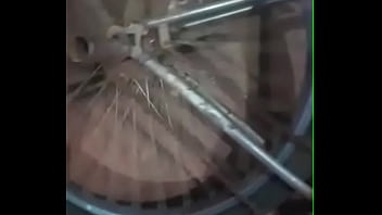 Monarkão balançando gostoso a roda