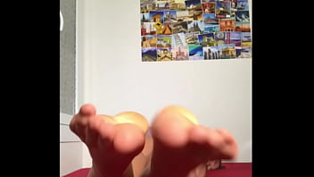 I teach you how to jerk off with my feet in sexy lingerie