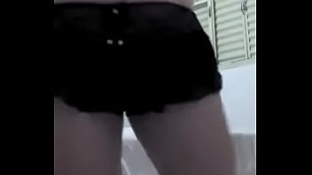 Brincando no quarto 2