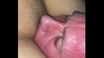 Ow3ns eating out anglz pussy