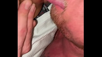 Ow3ns eating out anglz pussy