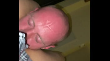 Ow3ns eating out anglz pussy