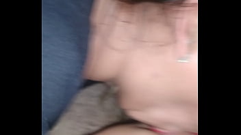 Dando una mamada a mi novio