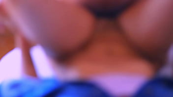 Hermanastro mayor y la amiga de su