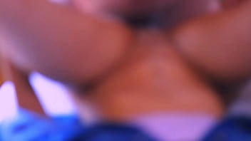 Hermanastro mayor y la amiga de su