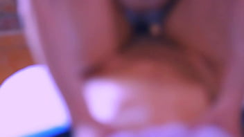 Hermanastro mayor y la amiga de su