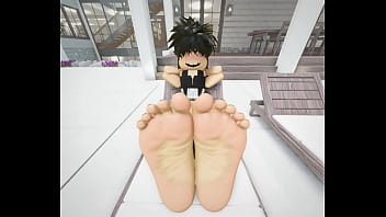 Cnp shows off her feet for you