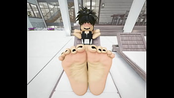 Cnp shows off her feet for you