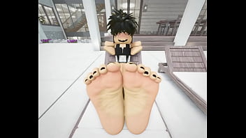 Cnp shows off her feet for you