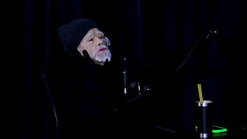 Morena gostosa faz stripper mostra os lindos peitos depois de falar que não gosta da exposição e sobre ficar com famoso tifany rocha swing cast watch sheer red