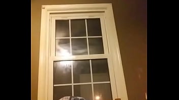 Thick chick masturbates