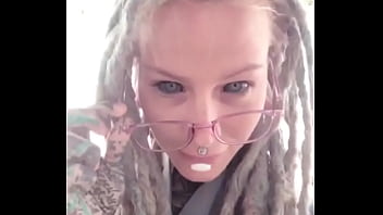 A little selfie video from the beach ️ soaking in the sun and good vibes#beachselfie #oceansidevibes #sunnydays